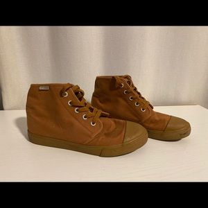 Bangs High Top Shoes Size 7.5